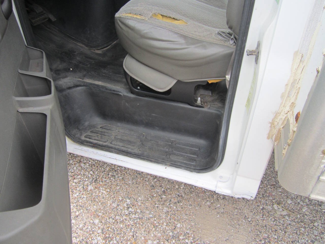Used 2010 Chevrolet Express 3500 Extended RWD image 7