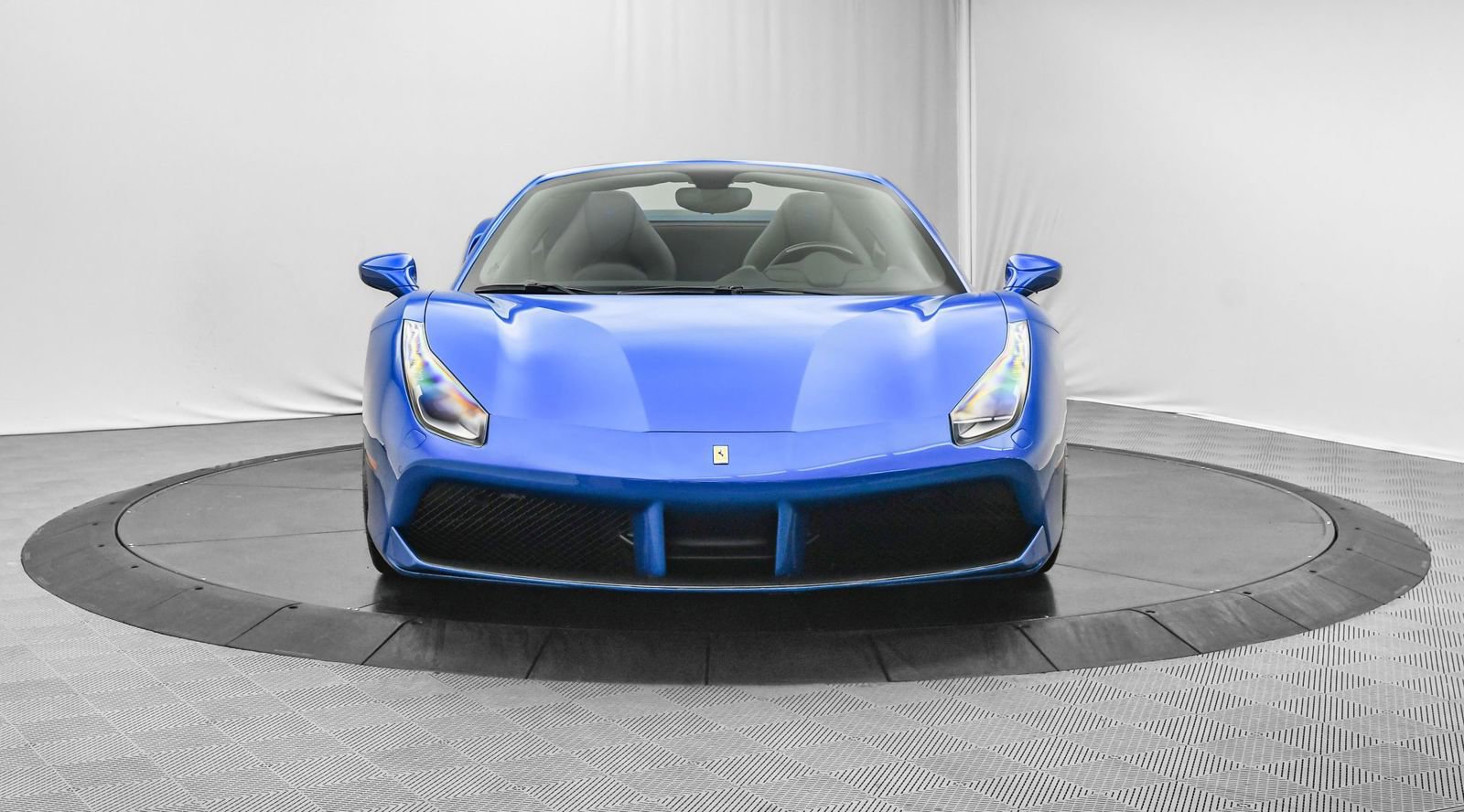 Used 2018 Ferrari 488 Spider Blu Corsa image 3