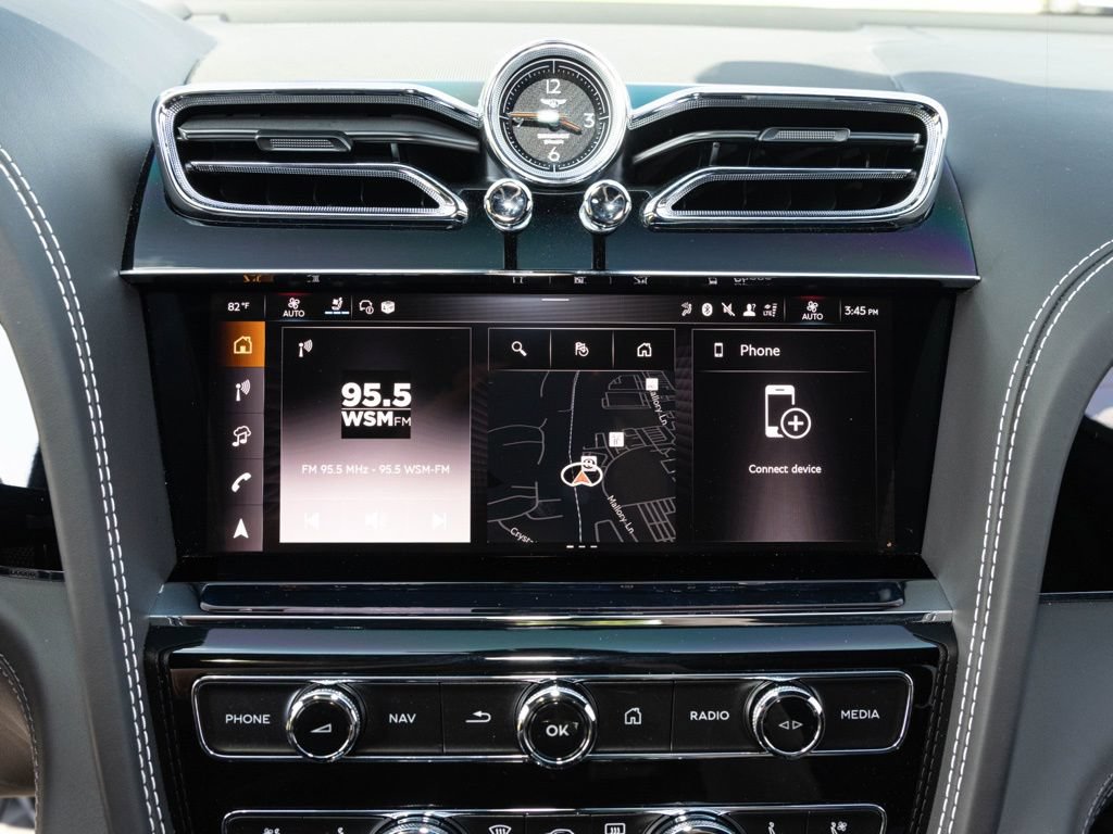 Used 2025 Bentley Bentayga AWD/4WD image 48
