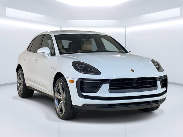New 2026 Porsche Macan image 3