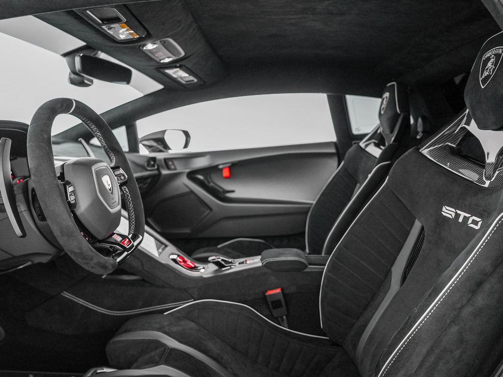 Used 2023 Lamborghini Huracan STO RWD image 17