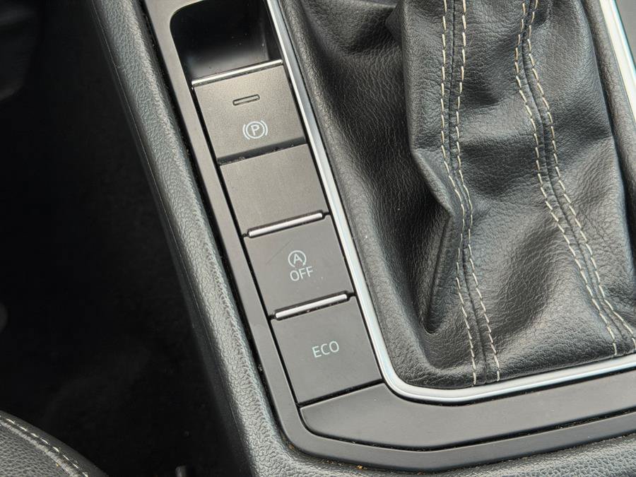 Used 2024 Volkswagen Jetta SE FWD image 23
