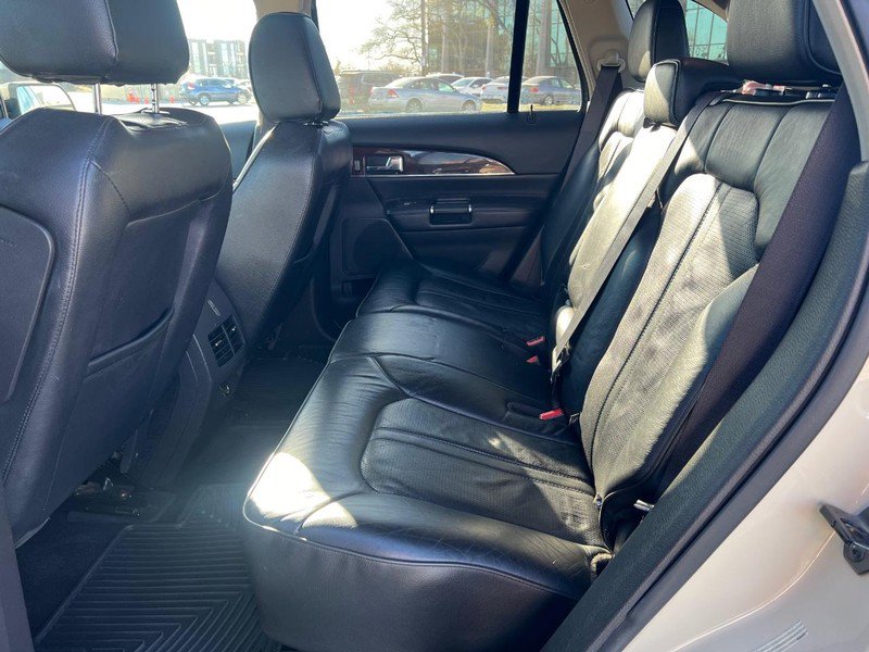 Used 2014 Lincoln MKX FWD w/ Equipment Group 102A image 9