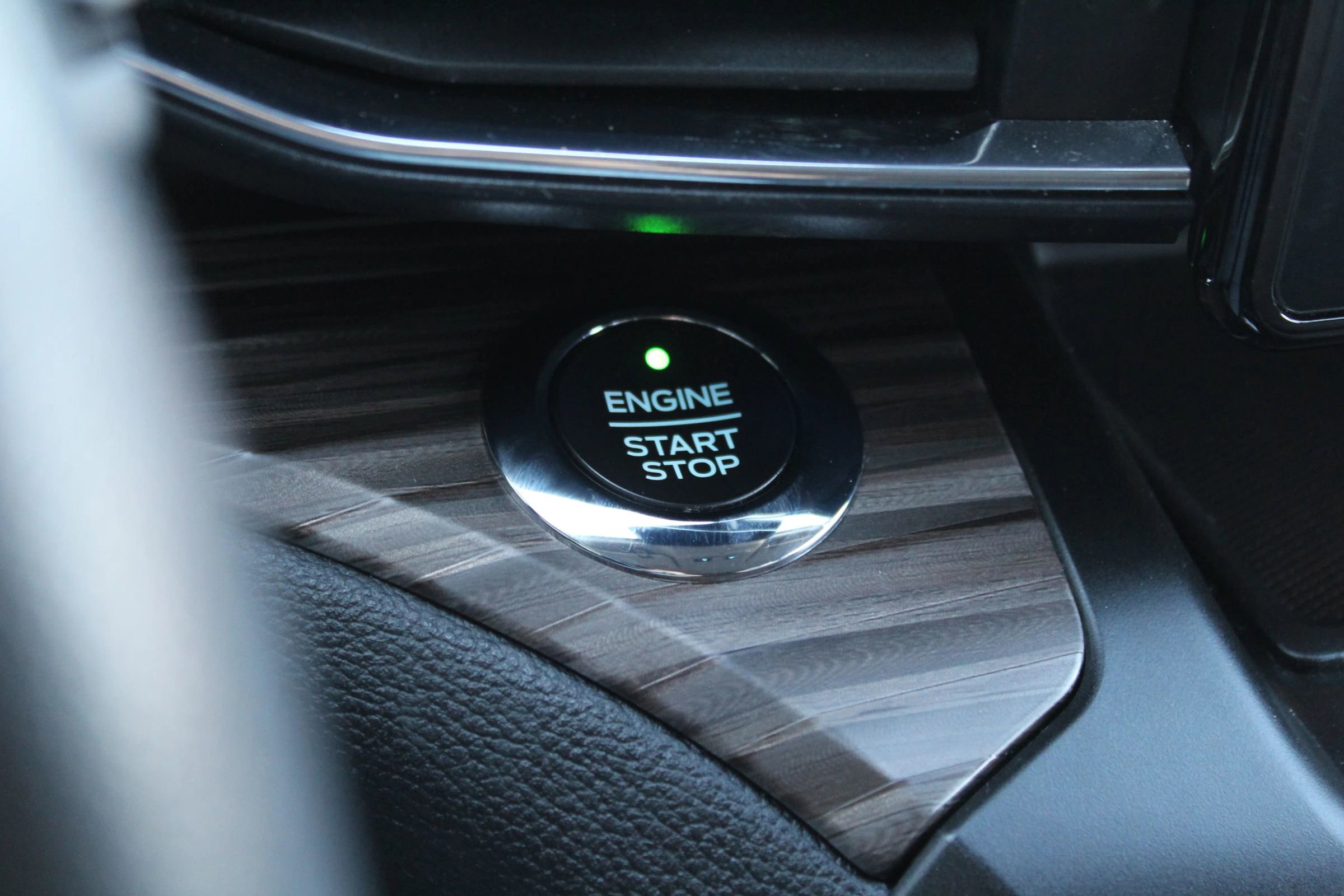 Used 2020 Ford Explorer Limited image 34