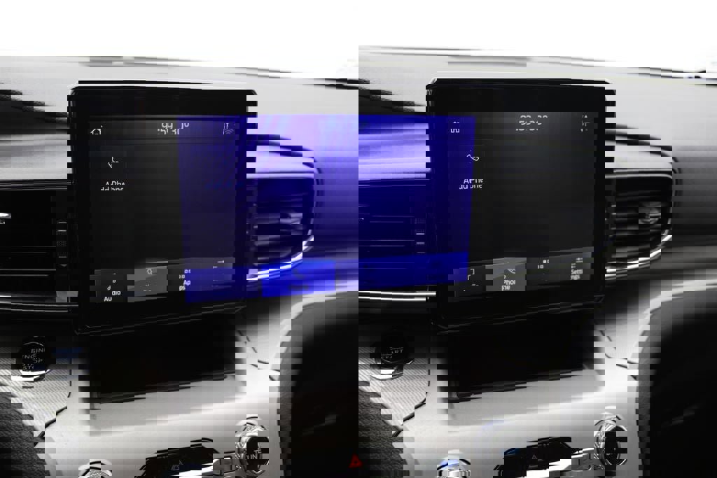 Used 2023 Ford Explorer XLT w/ Equipment Group 202A image 23