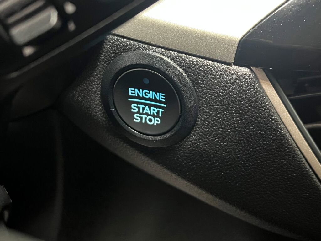 Used 2021 Ford Escape SE image 11