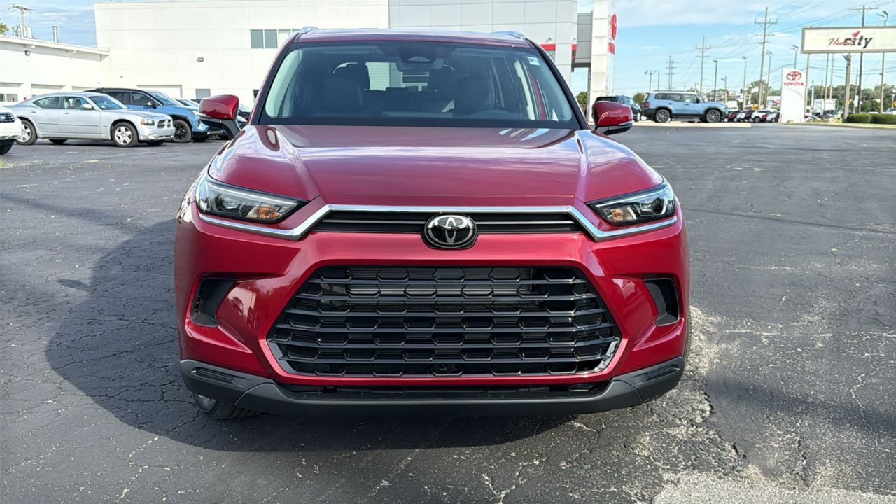 New 2026 Toyota Grand Highlander XLE image 2