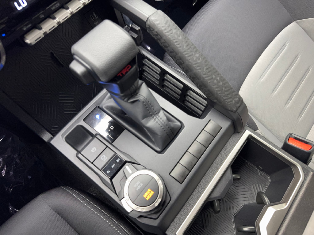 Used 2025 Toyota Tacoma TRD Sport AWD/4WD image 69