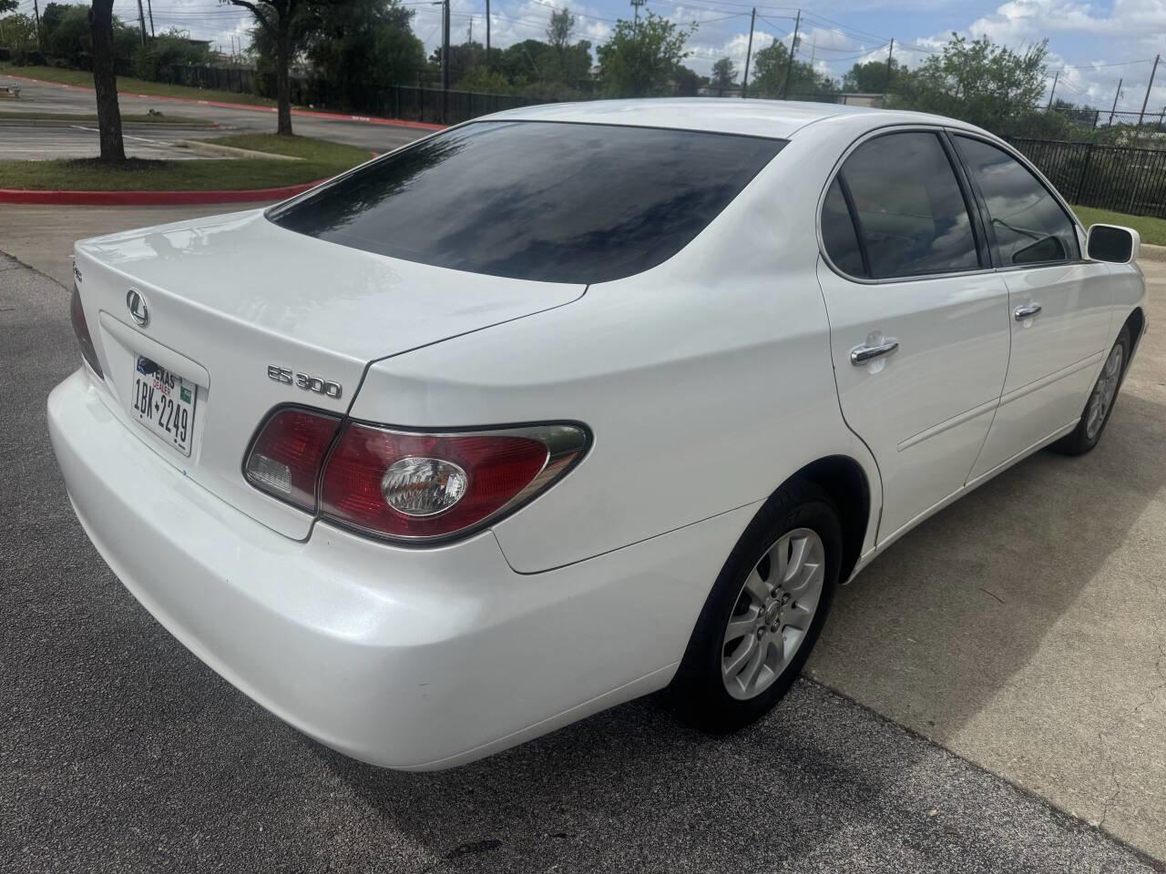 Used 2002 Lexus ES 330 image 7