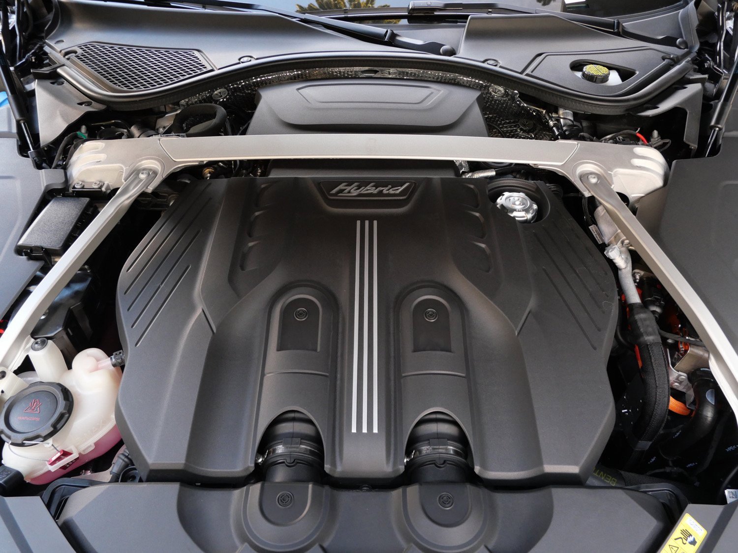 Used 2024 Bentley Flying Spur Azure image 28