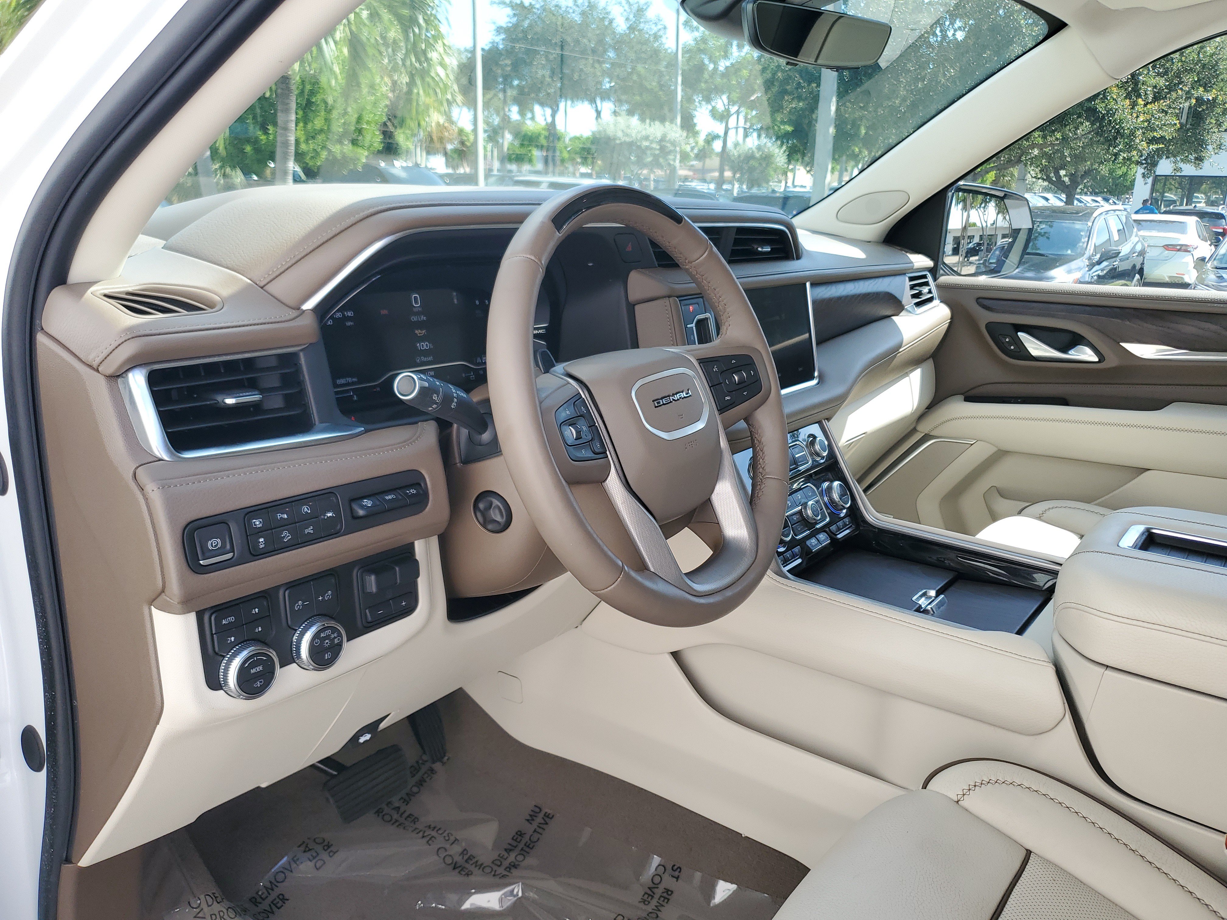 Used 2024 GMC Yukon XL Denali w/ Denali Reserve Package AWD/4WD image 23