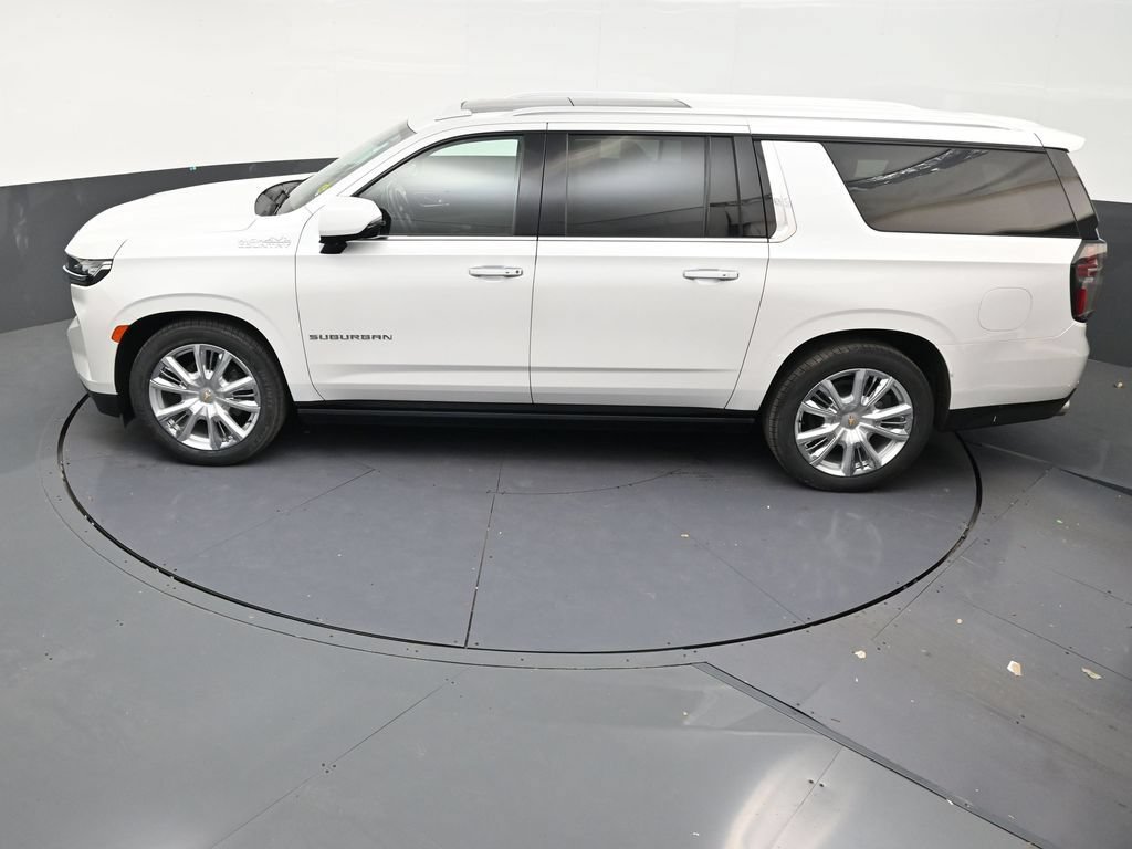 Used 2023 Chevrolet Suburban High Country RWD image 13