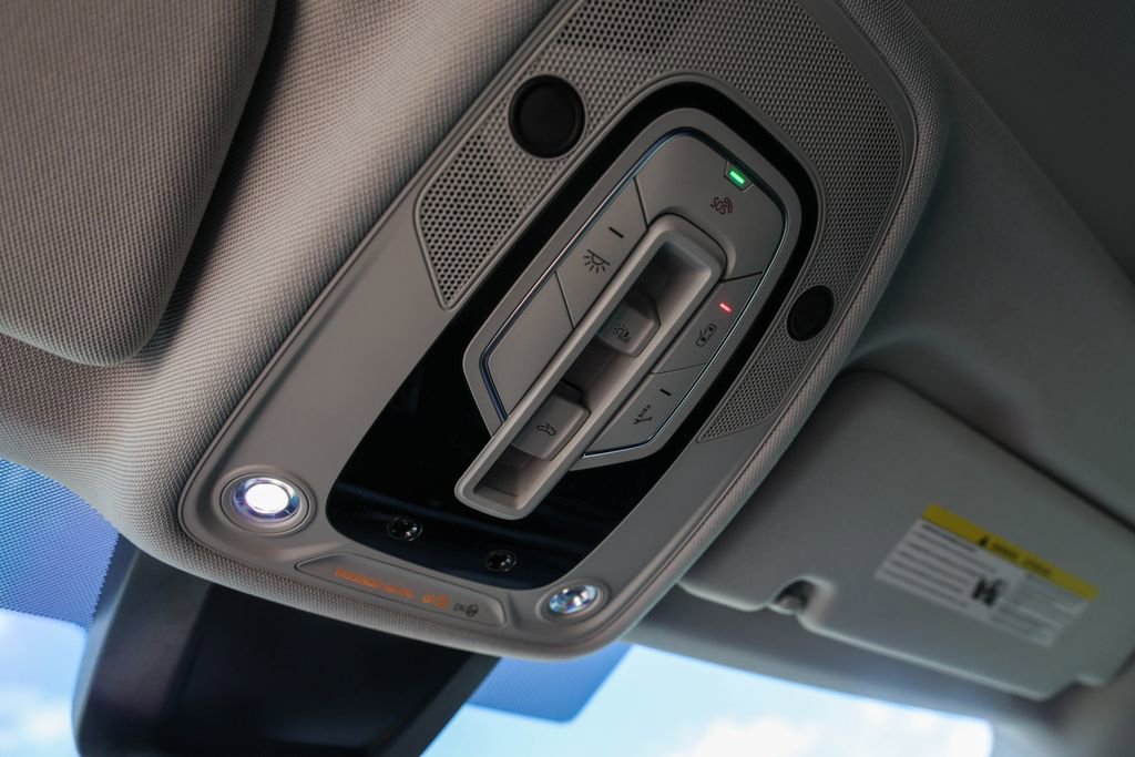 Used 2022 Audi Q8 Premium image 20