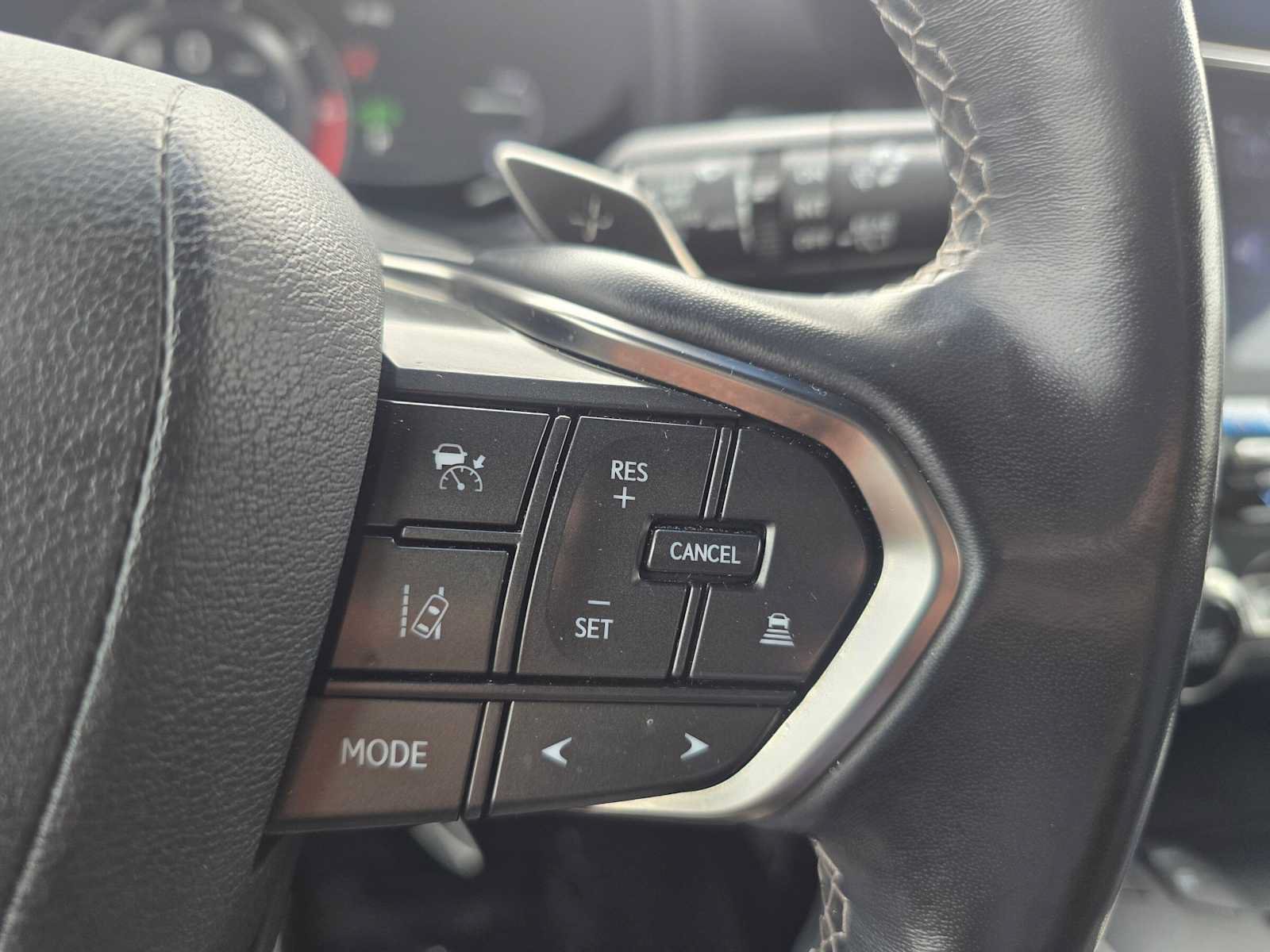 Used 2022 Lexus LX 600 4WD w/ Appearance Package image 33