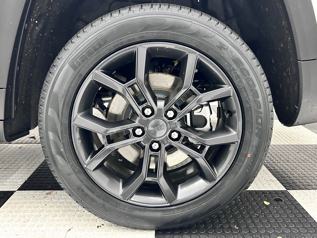 New 2025 Jeep Grand Cherokee L Limited image 8