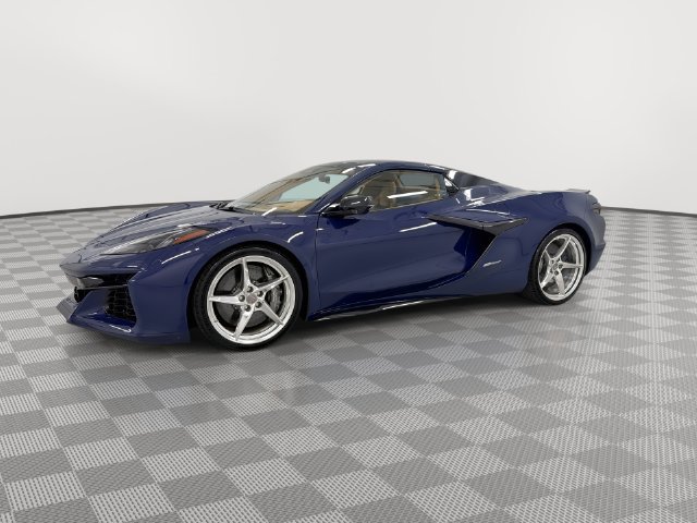 Used 2025 Chevrolet Corvette E-Ray w/ Stealth Interior Trim Package AWD/4WD image 6