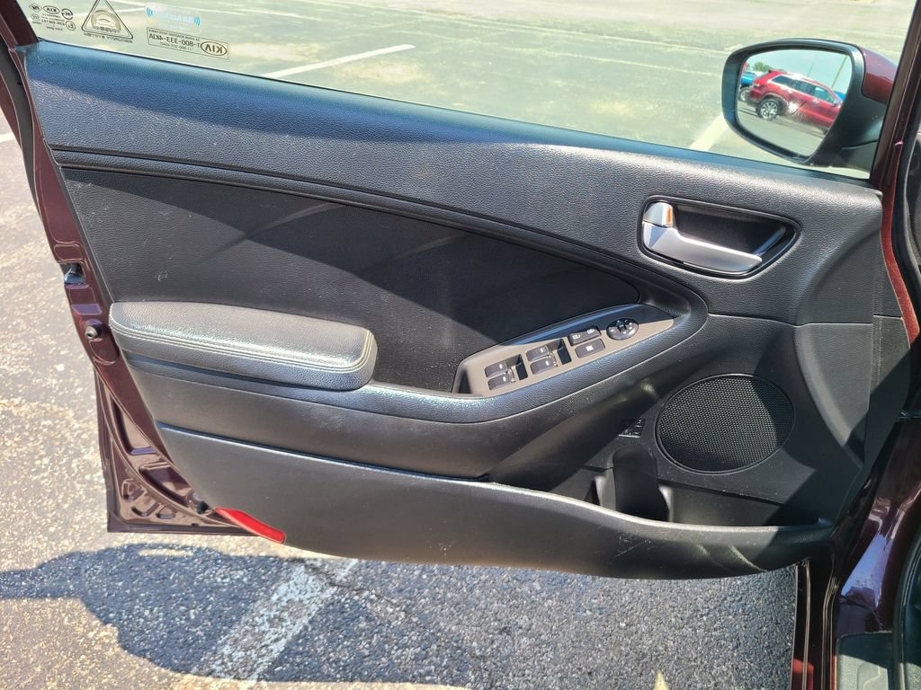 Used 2017 Kia Forte LX FWD image 19
