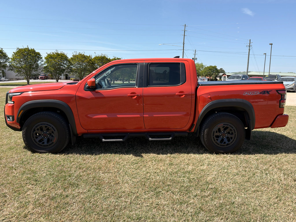 Used 2025 Nissan Frontier PRO-4X w/ Pro Convenience Package AWD/4WD image 6