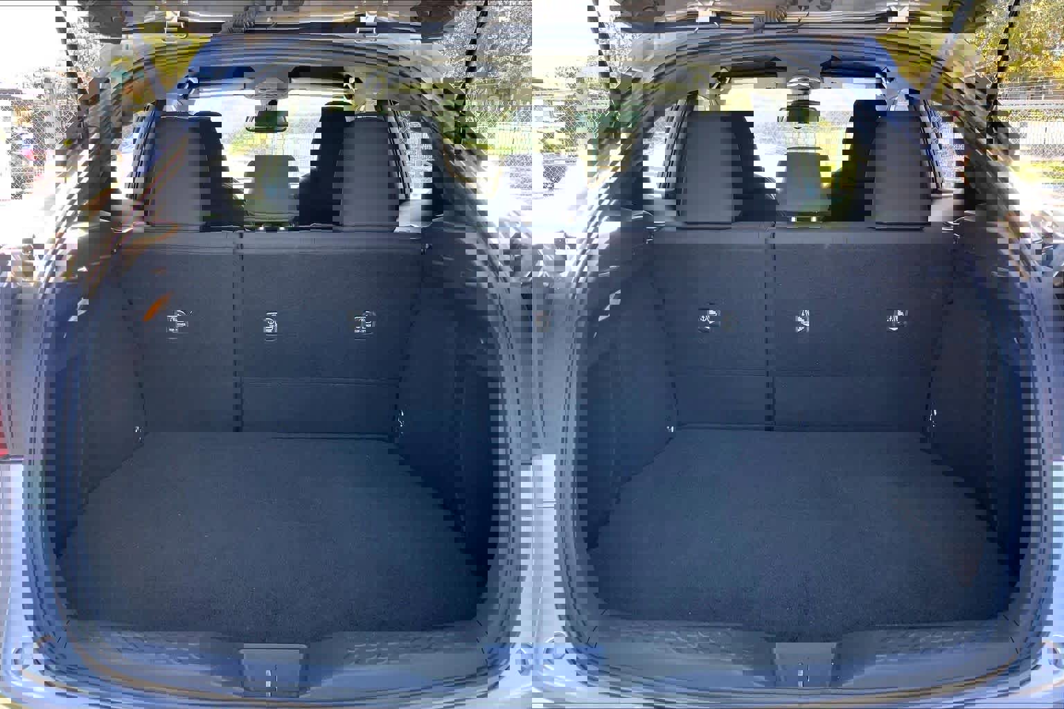 Used 2019 Toyota C-HR LE image 33