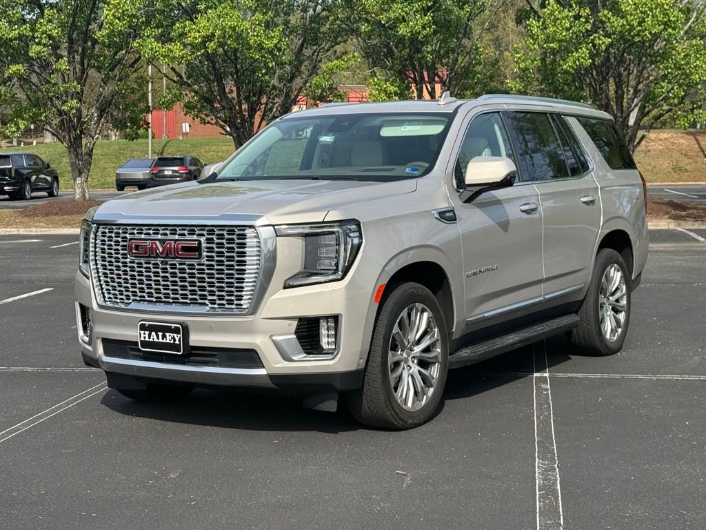 Used 2023 GMC Yukon Denali w/ Advanced Technology Package image 7