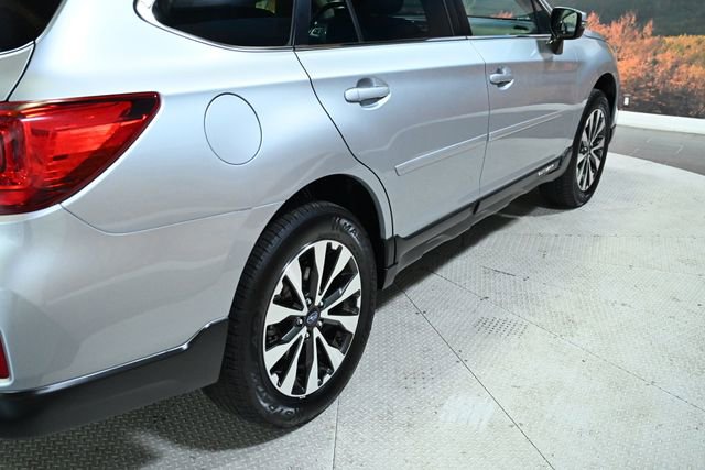 Used 2017 Subaru Outback 2.5i Limited image 8