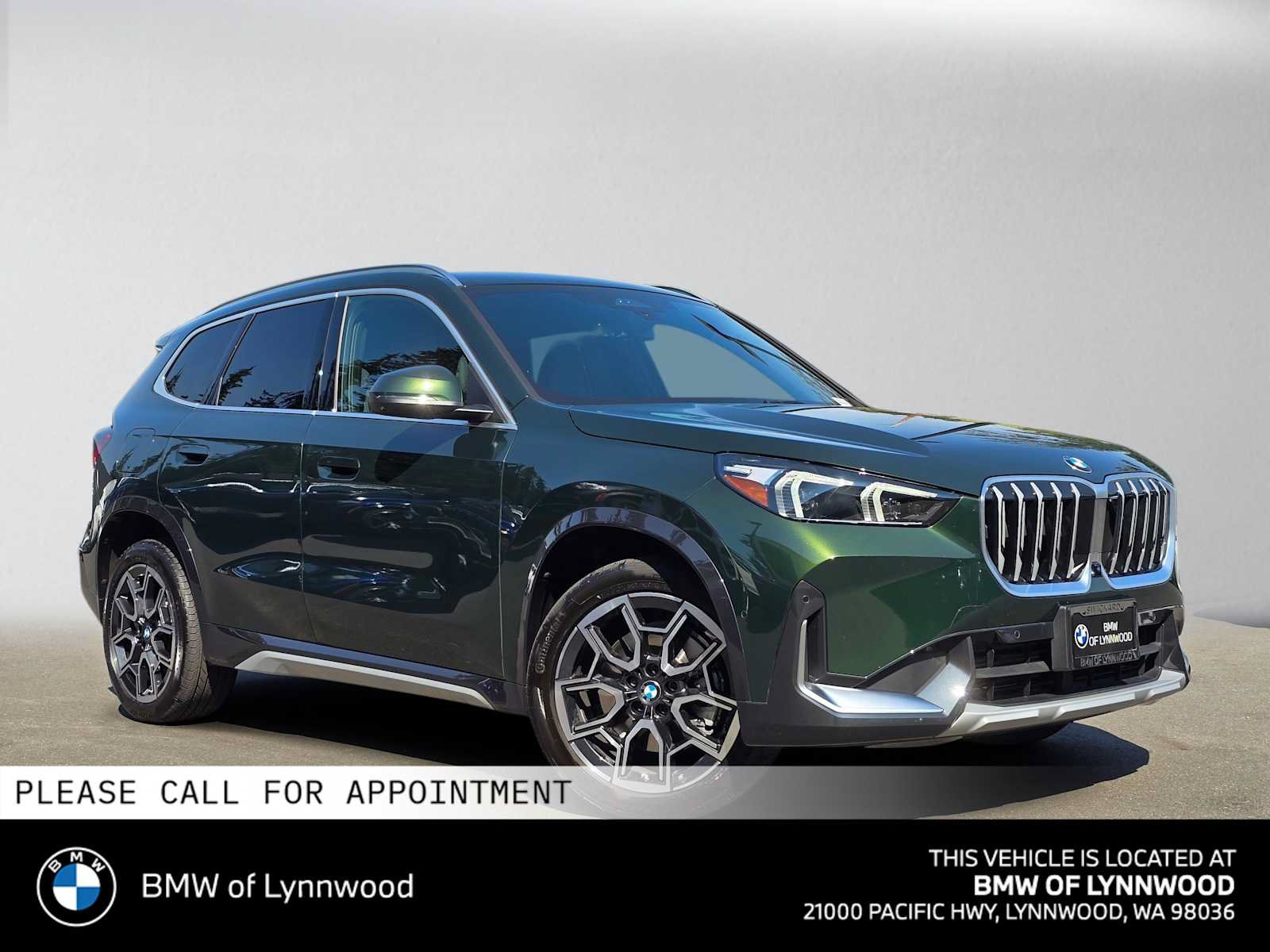 Used 2025 BMW X1 xDrive28i w/ Premium Package AWD/4WD image 1