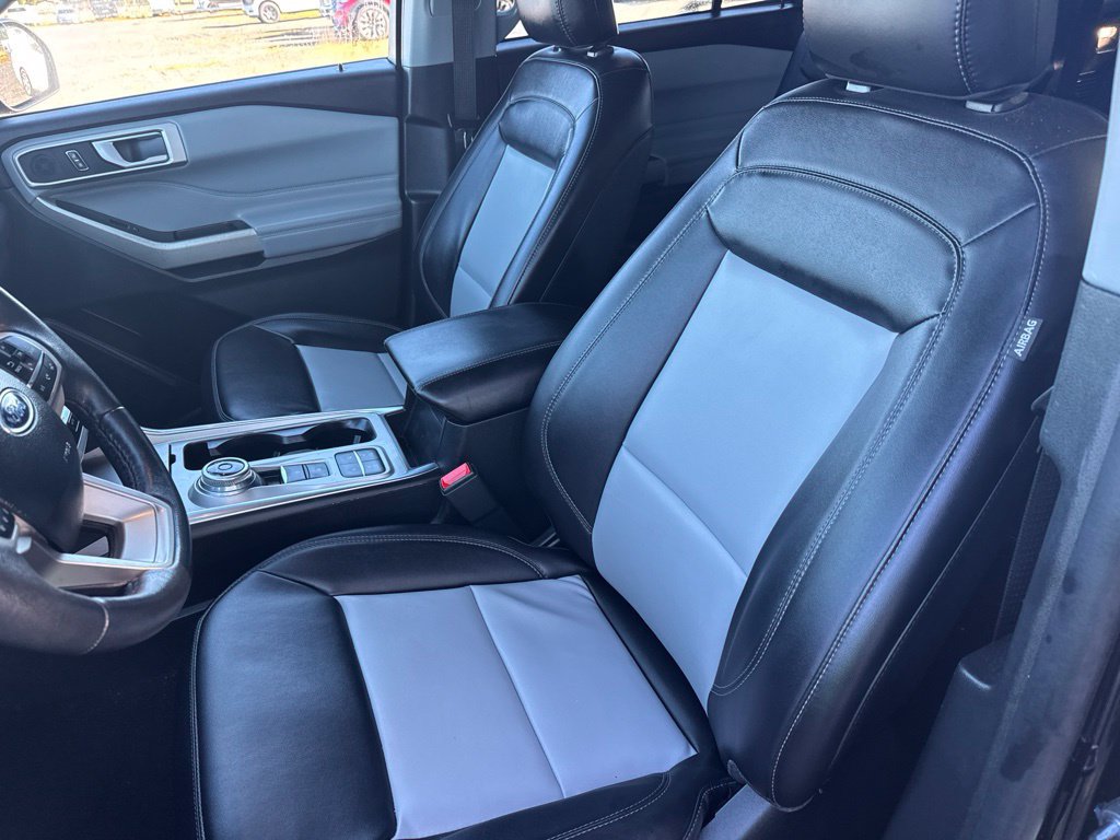 Used 2023 Ford Explorer XLT w/ Equipment Group 202A RWD image 10