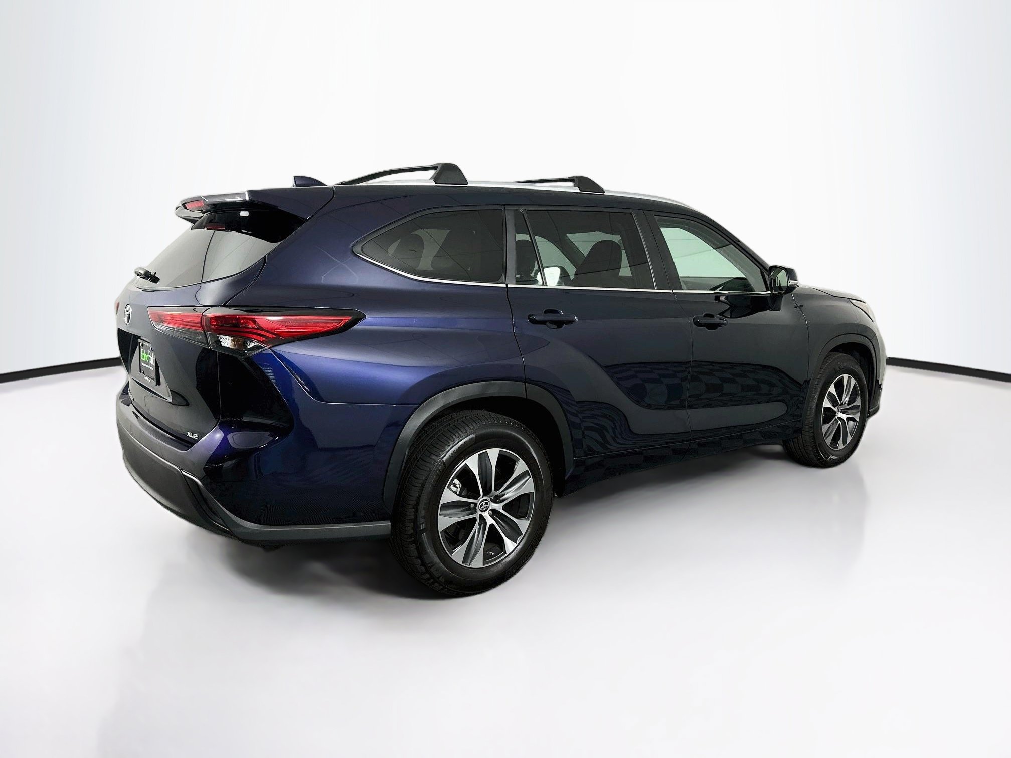 Used 2023 Toyota Highlander XLE FWD image 9