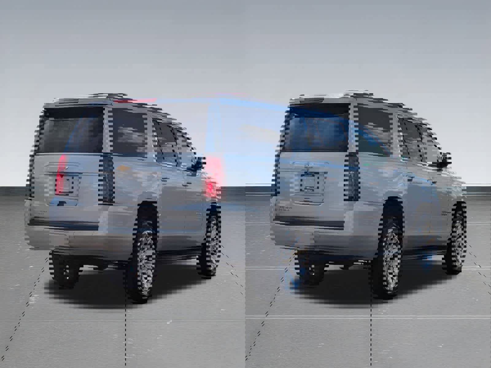 Used 2019 Chevrolet Suburban LT w/ Luxury Package image 6