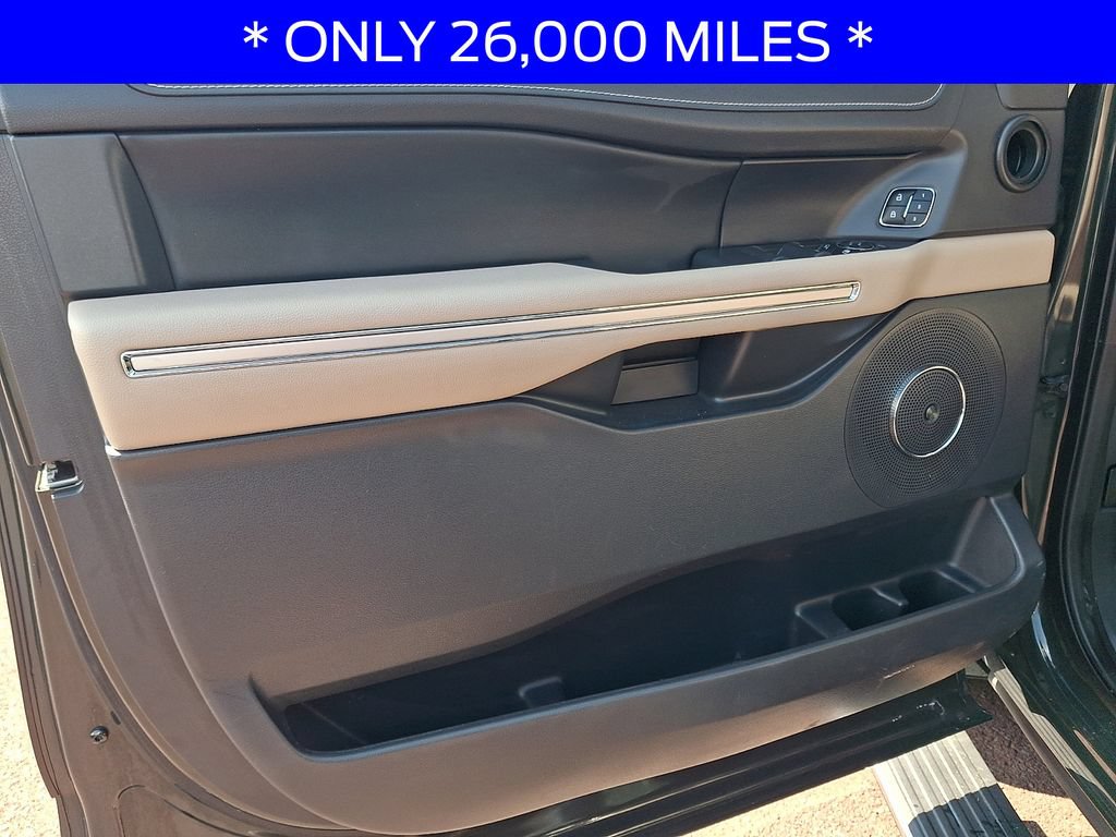 Used 2023 Ford Expedition Limited AWD/4WD image 14