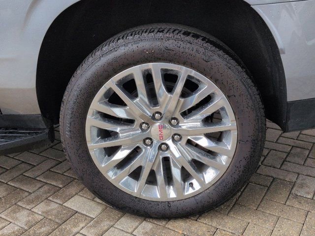 Used 2025 GMC Yukon XL Denali AWD/4WD image 7