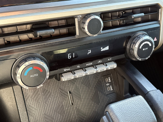 Used 2024 Toyota Tacoma TRD Sport AWD/4WD image 24