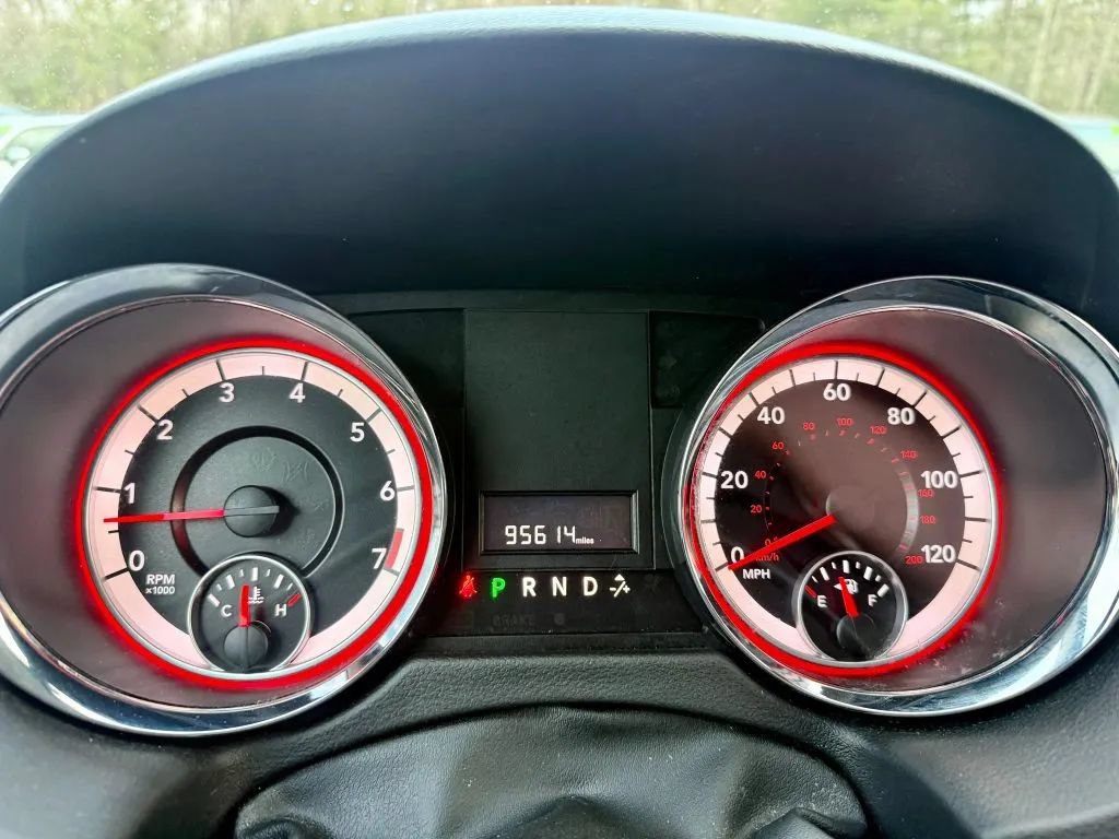 Used 2018 Dodge Grand Caravan SE w/ UConnect Hands-Free Group FWD image 19