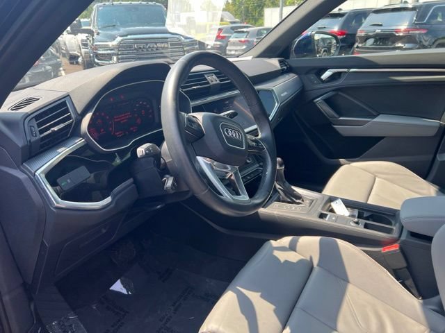 Used 2022 Audi Q3 2.0T Premium w/ Black Optic Sport Package AWD/4WD image 2