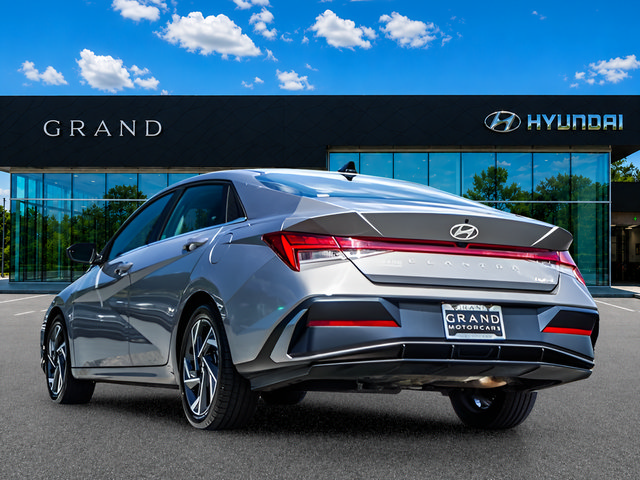 Used 2025 Hyundai Elantra Limited FWD image 9