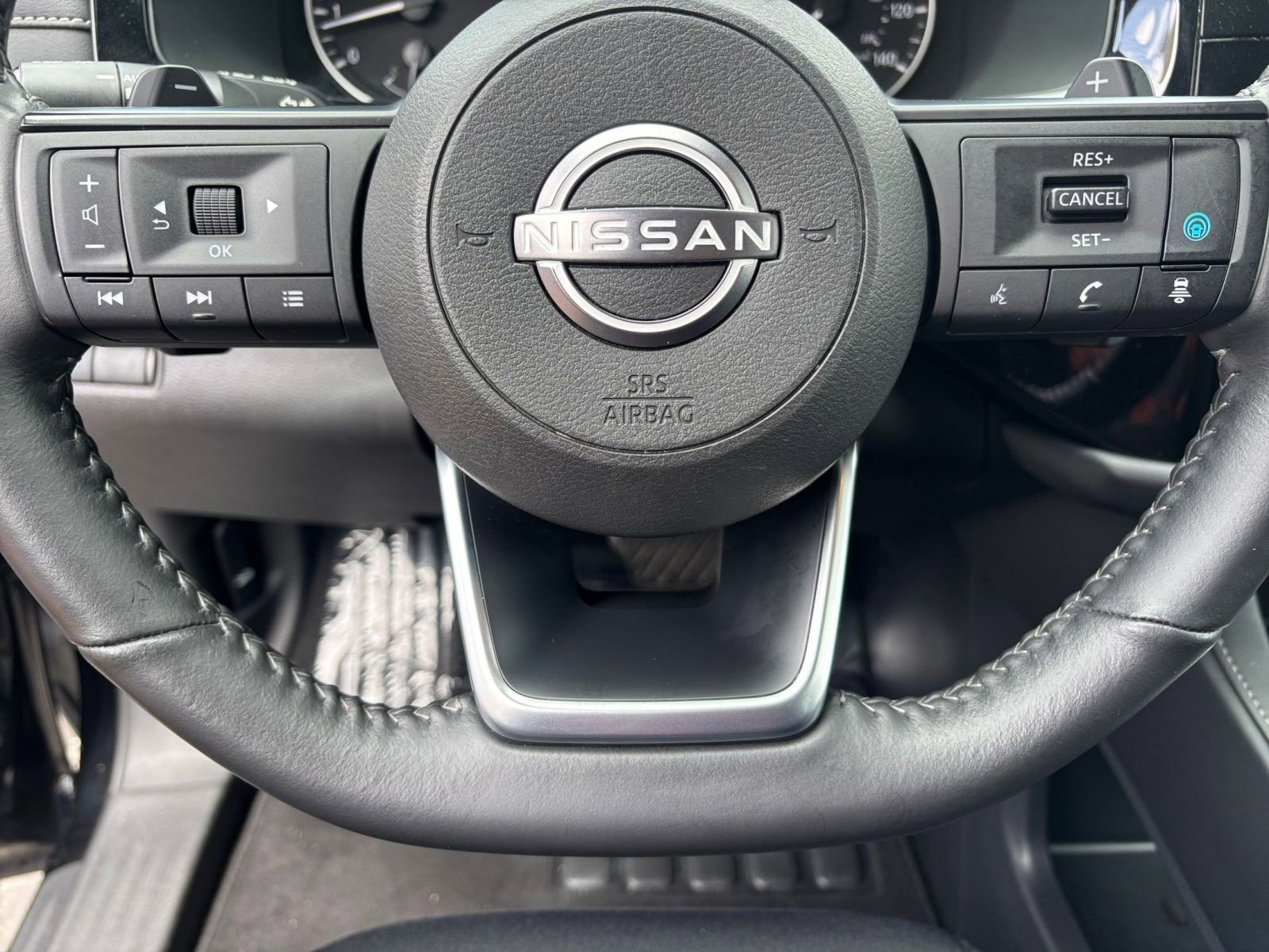 Used 2025 Nissan Pathfinder SV AWD/4WD image 30