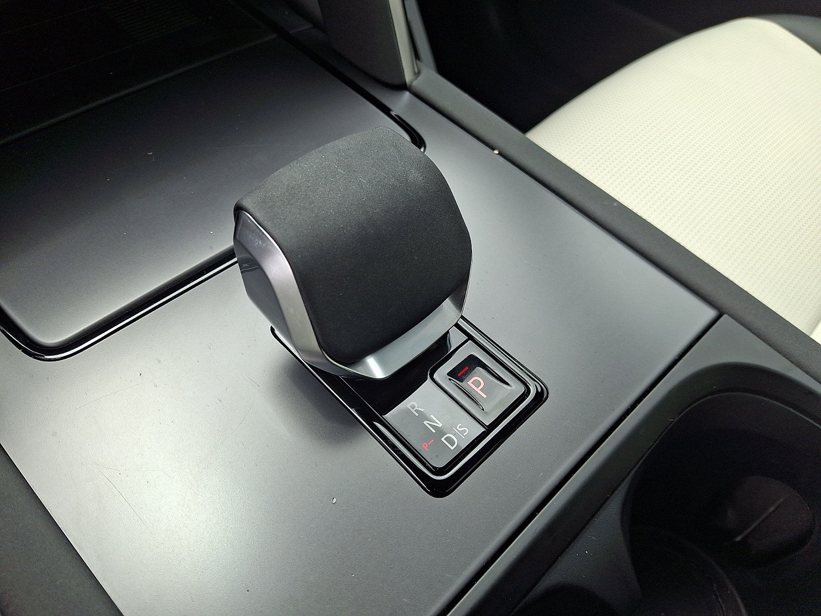 New 2025 Land Rover Discovery Sport Dynamic SE AWD/4WD image 12