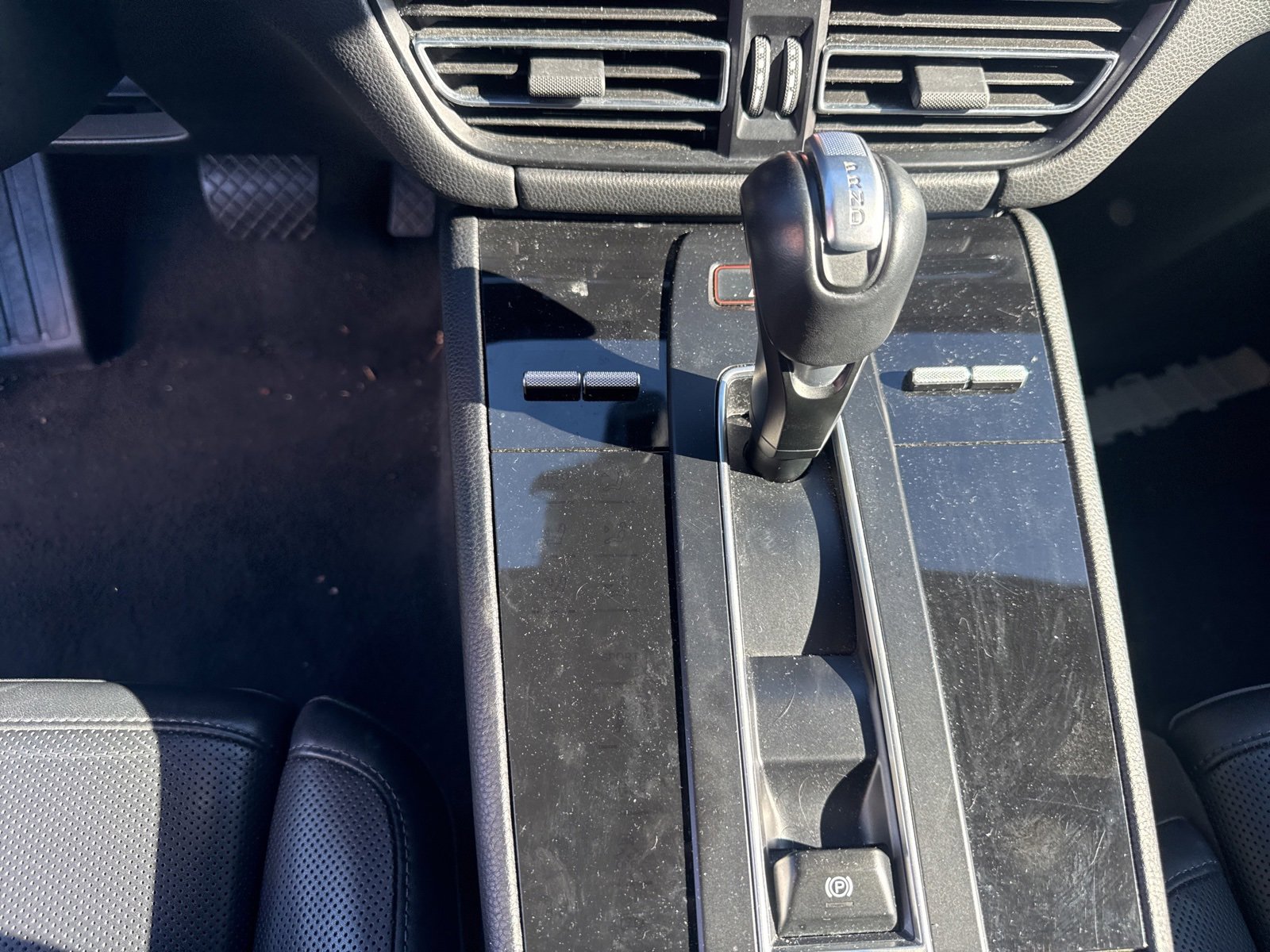 Used 2024 Porsche Macan image 13