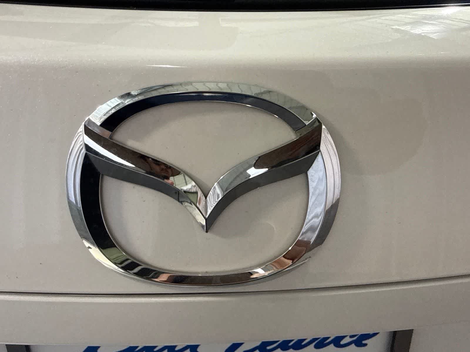 Used 2018 MAZDA MAZDA3 Touring FWD image 12