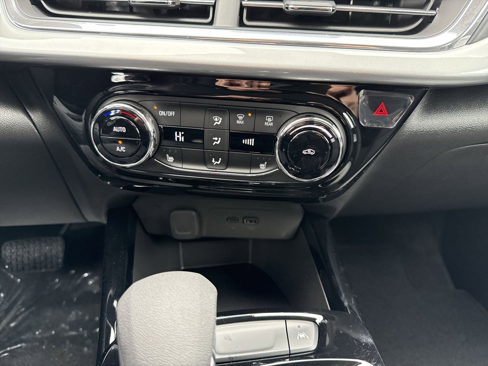 New 2026 Chevrolet Trax LT w/ Driver Confidence Package image 15