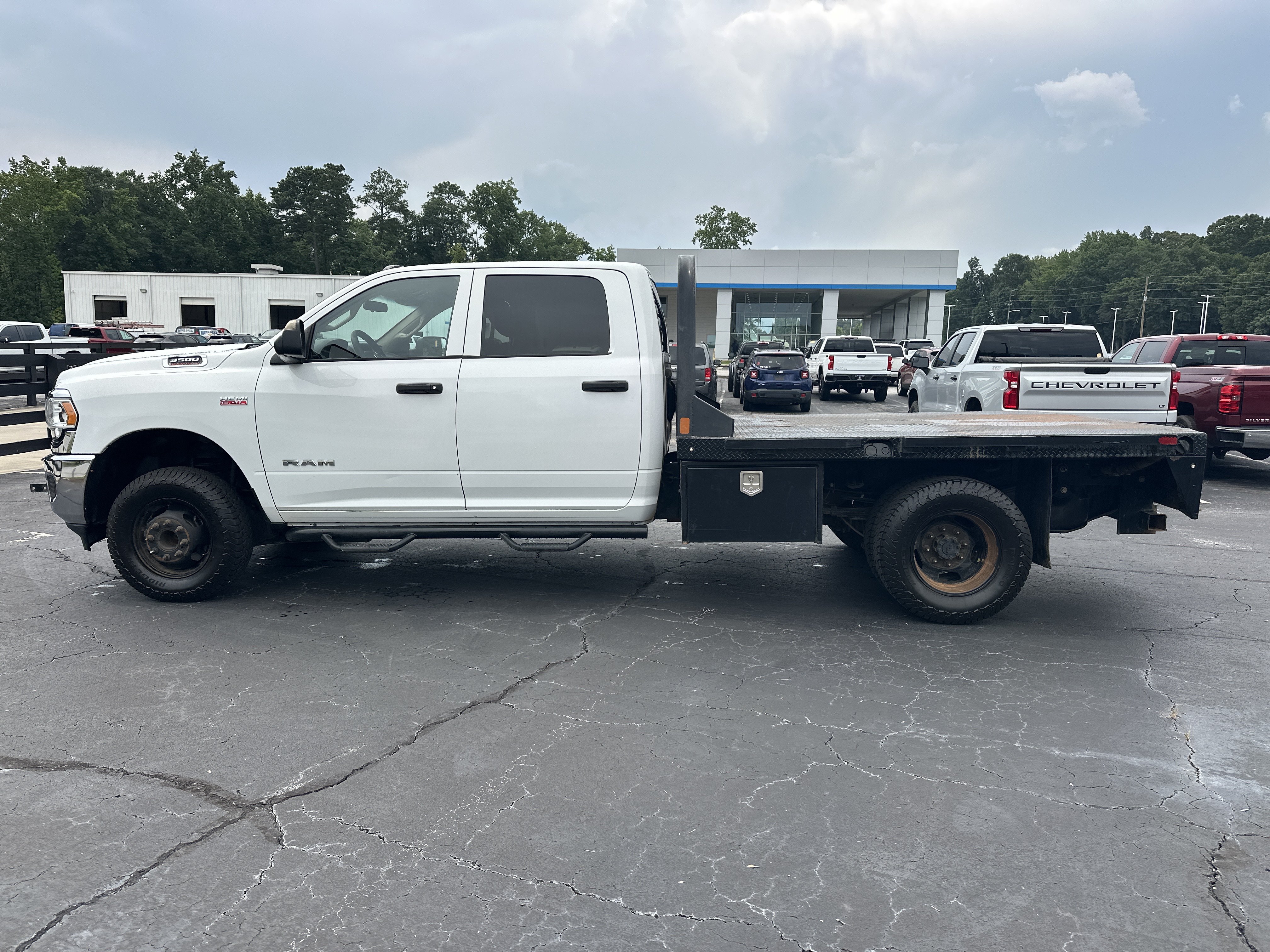 Used 2020 RAM 3500 Tradesman w/ Chrome Appearance Group AWD/4WD image 5