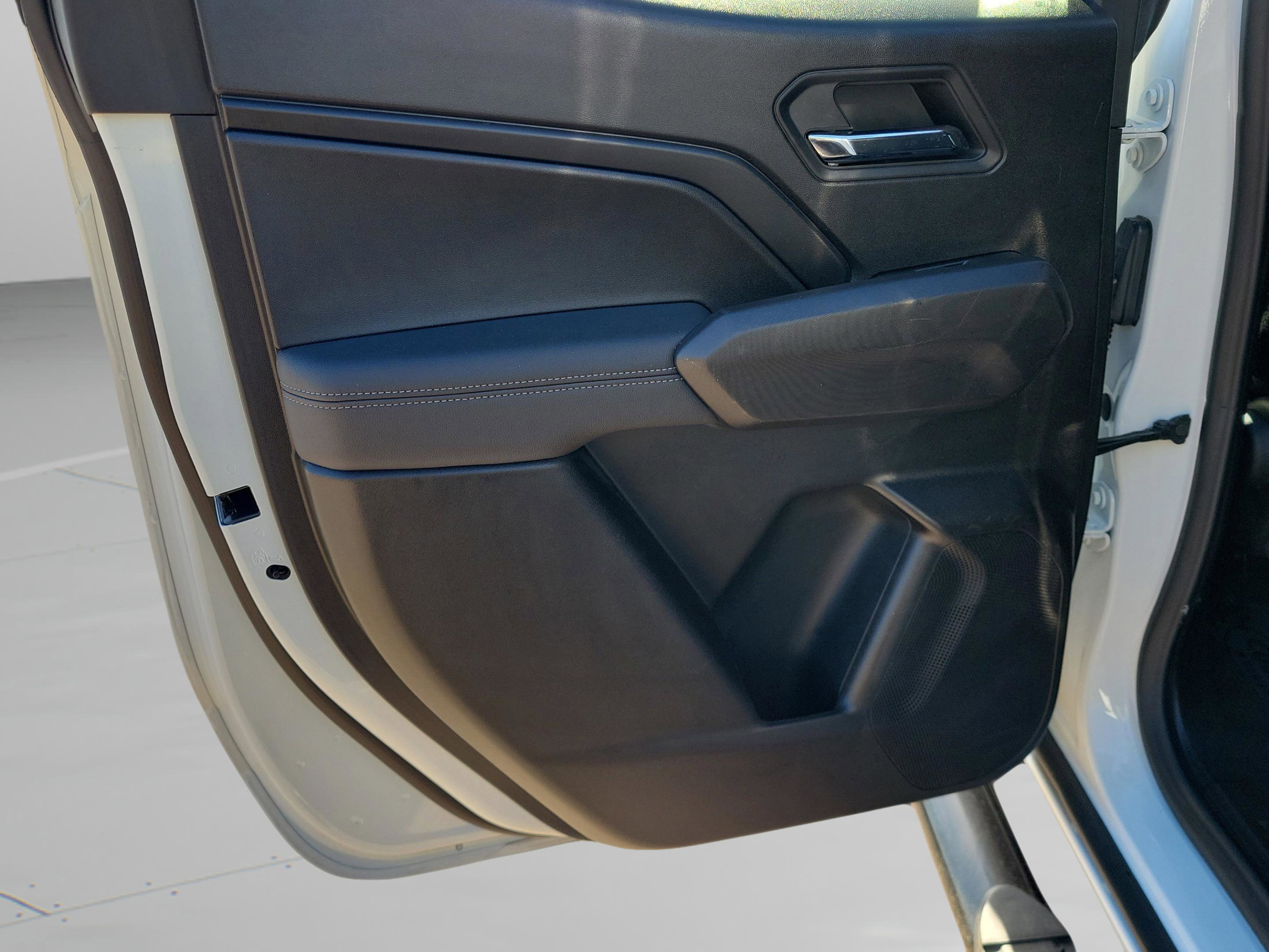 Used 2024 Chevrolet Colorado LT w/ LT Convenience Package image 10