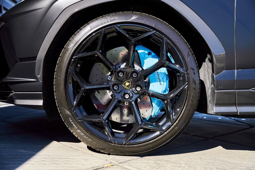 Used 2024 Lamborghini Urus Performante image 3