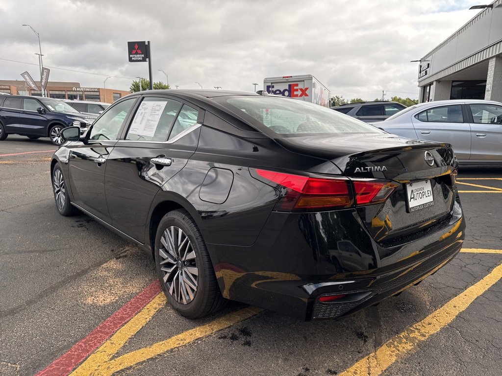 Used 2023 Nissan Altima 2.5 SV image 9