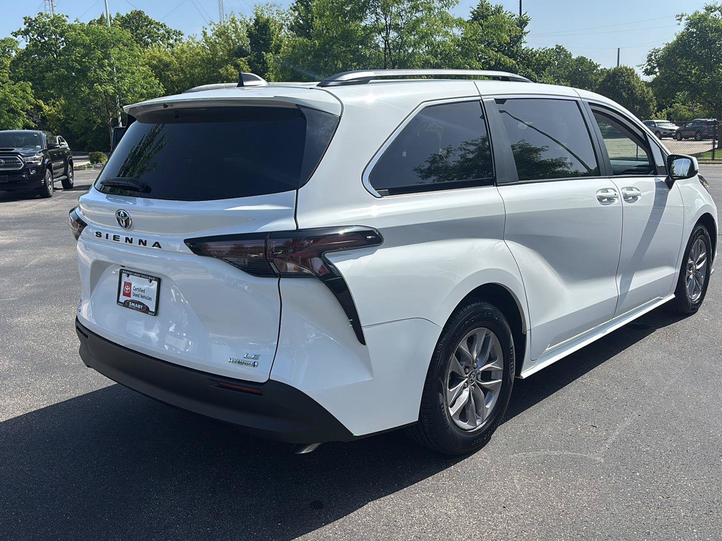 Used 2023 Toyota Sienna LE AWD/4WD image 10