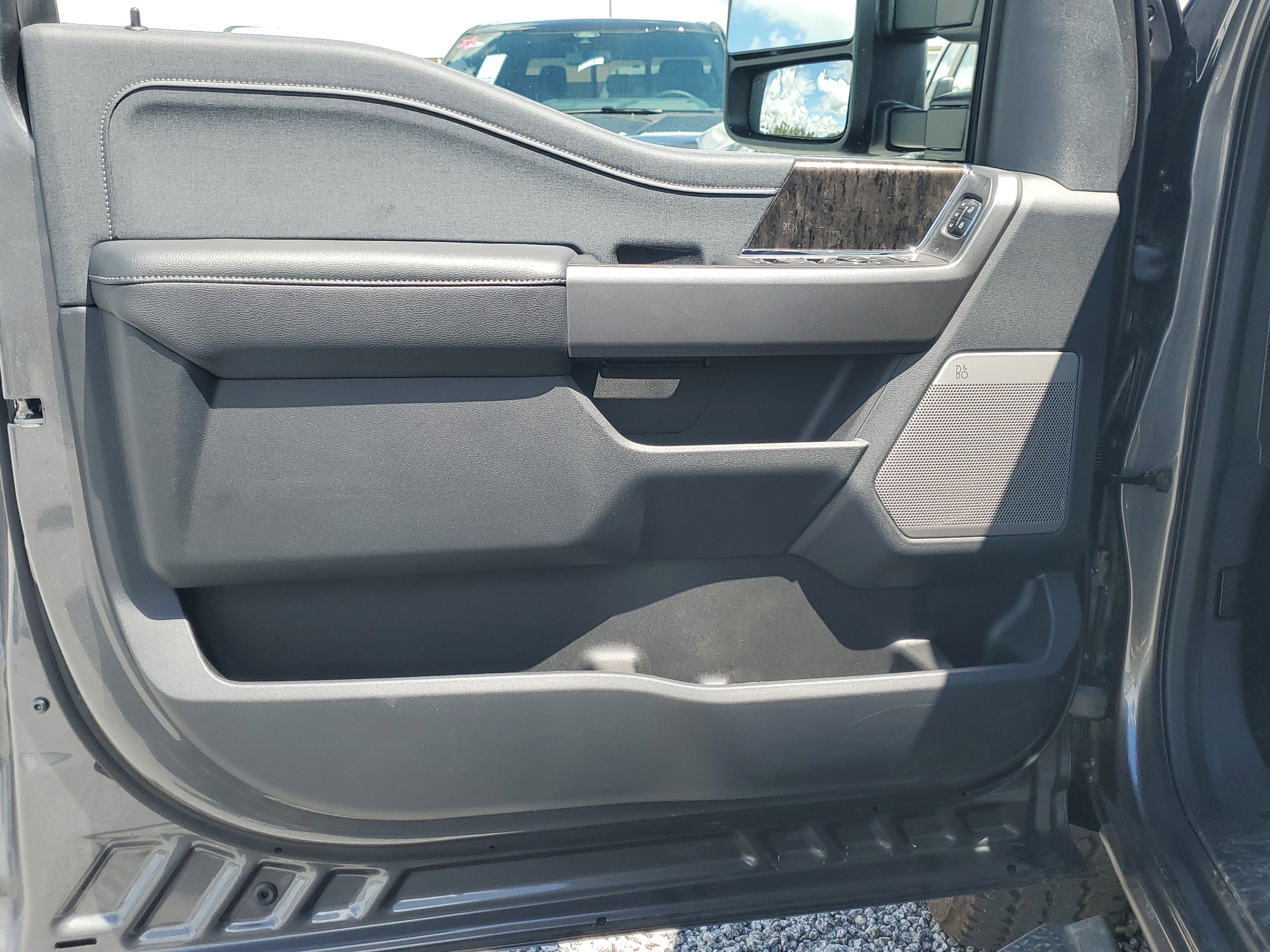 New 2026 Ford F250 Lariat w/ Black Appearance Package image 16