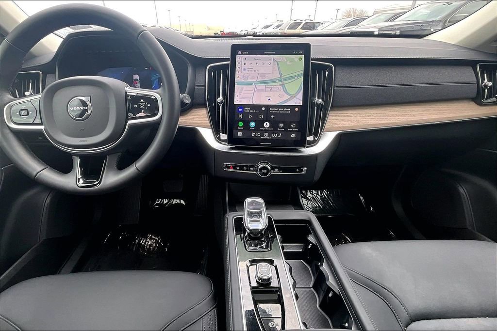 Certified 2025 Volvo XC90 T8 Plus w/ Protection Package Premier image 21