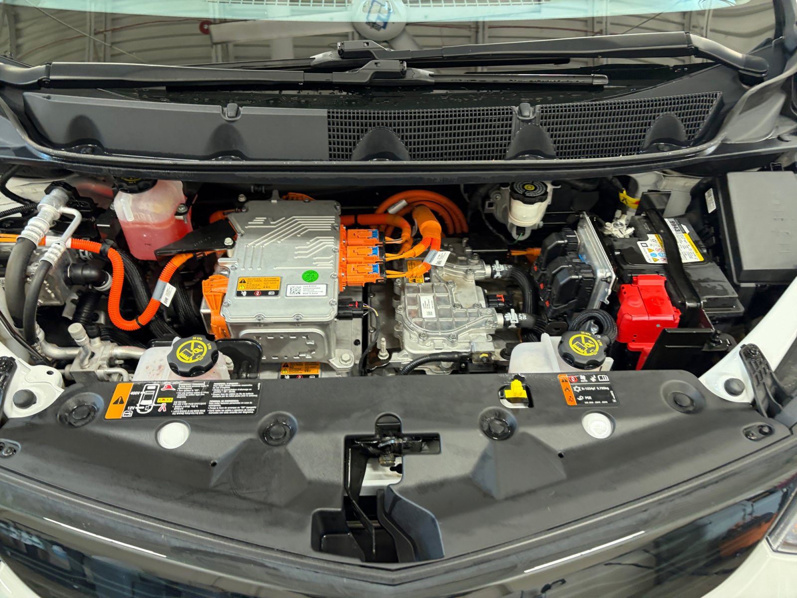 Used 2018 Chevrolet Bolt Premier w/ Infotainment Package FWD image 20