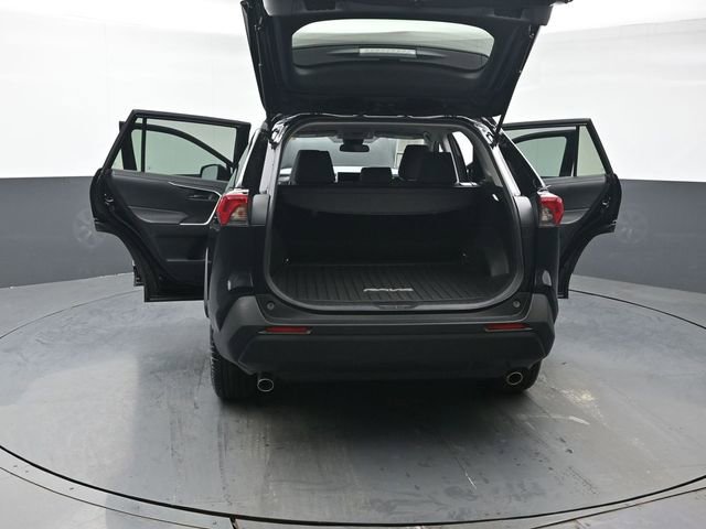 Used 2025 Toyota RAV4 LE AWD/4WD image 46