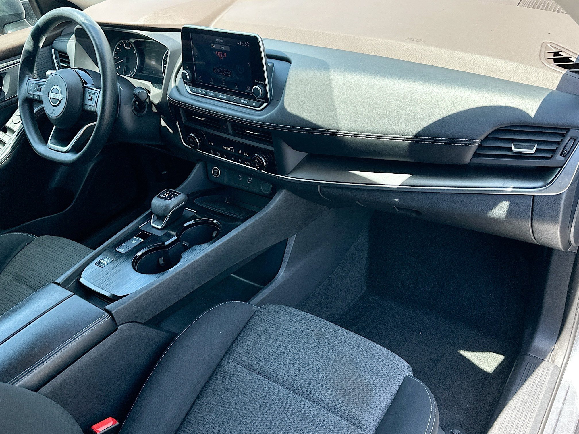 Certified 2023 Nissan Rogue SV image 27